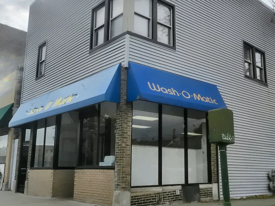 8932 S Cottage Grove Ave