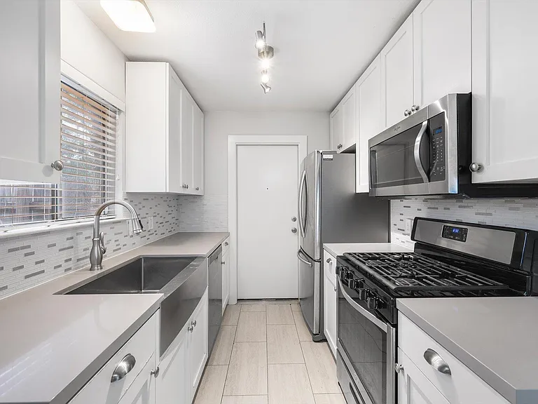 12902 Lamplight Village Ave — Photo 12