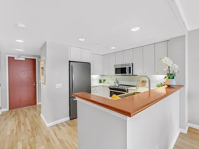 403 Main St #206N — Photo 7