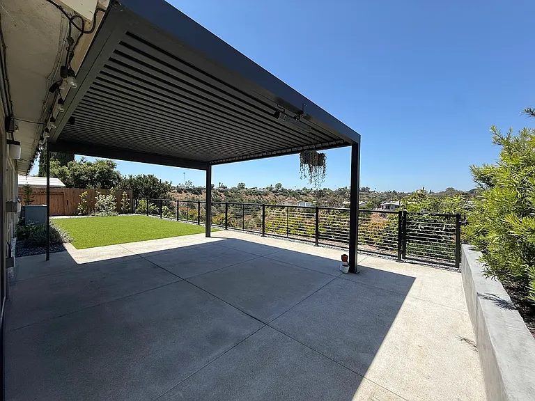 9158 Rebecca Ave — Photo 3
