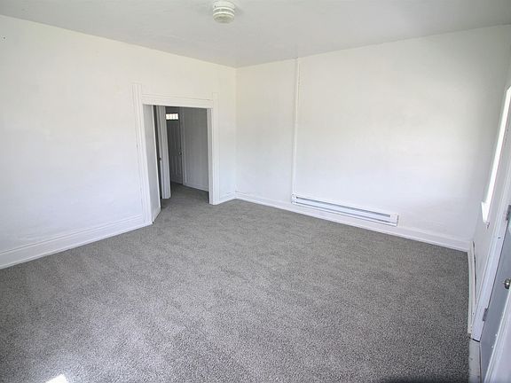 4th image of 208 S Lafayette St