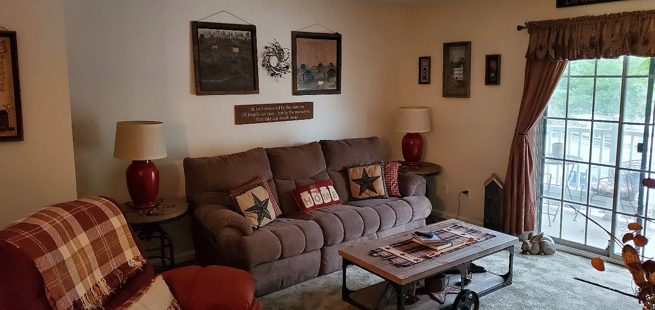 1 bed, 800 sqft, $1,295 — Photo 3