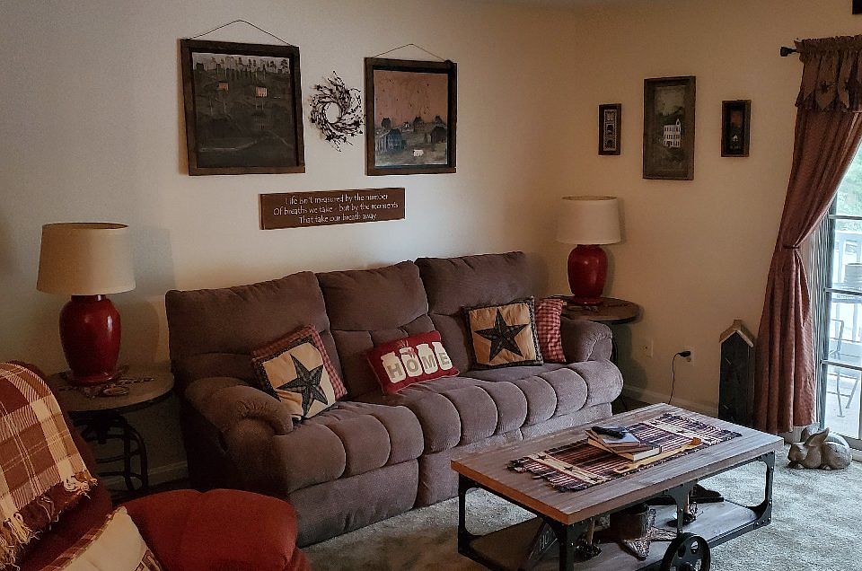 1st image of 905 Rhue Haus Ln #201