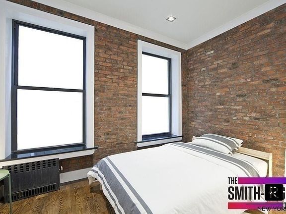 2nd image of 37 King St #2