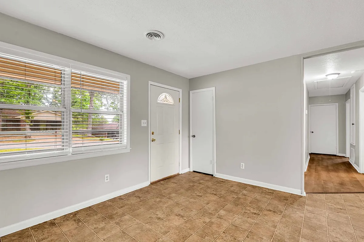 Building Photo - 2507 Buckner Ave