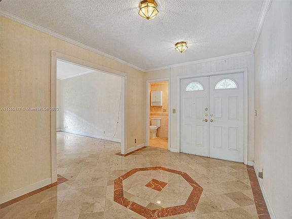 3rd image of 11028 Lakeview Dr