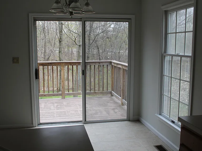 520 Upland St — Photo 4