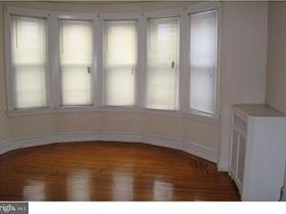 4th image of 5835 Cedar Ave #2