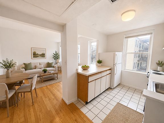 3rd image of 1423 Commonwealth Ave APT 303