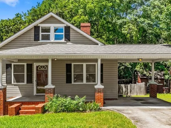 1025 Lawson St, Eden, NC 27288