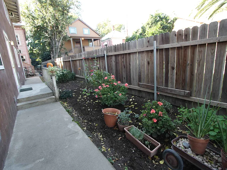 415 T St #2 — Photo 14