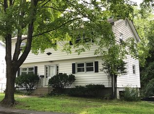 194 High St FLOOR 2, Fairfield, CT 06824