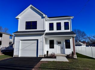 29 Suffield St, Windsor Locks, CT 06096