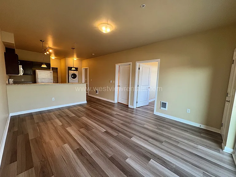 200 E Maple St — Photo 201