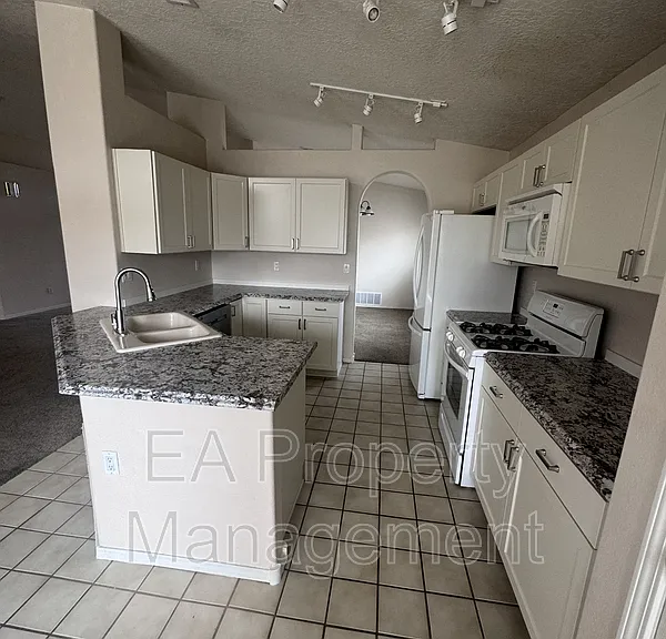 11606 Herman Roser Ave SE — Photo 7