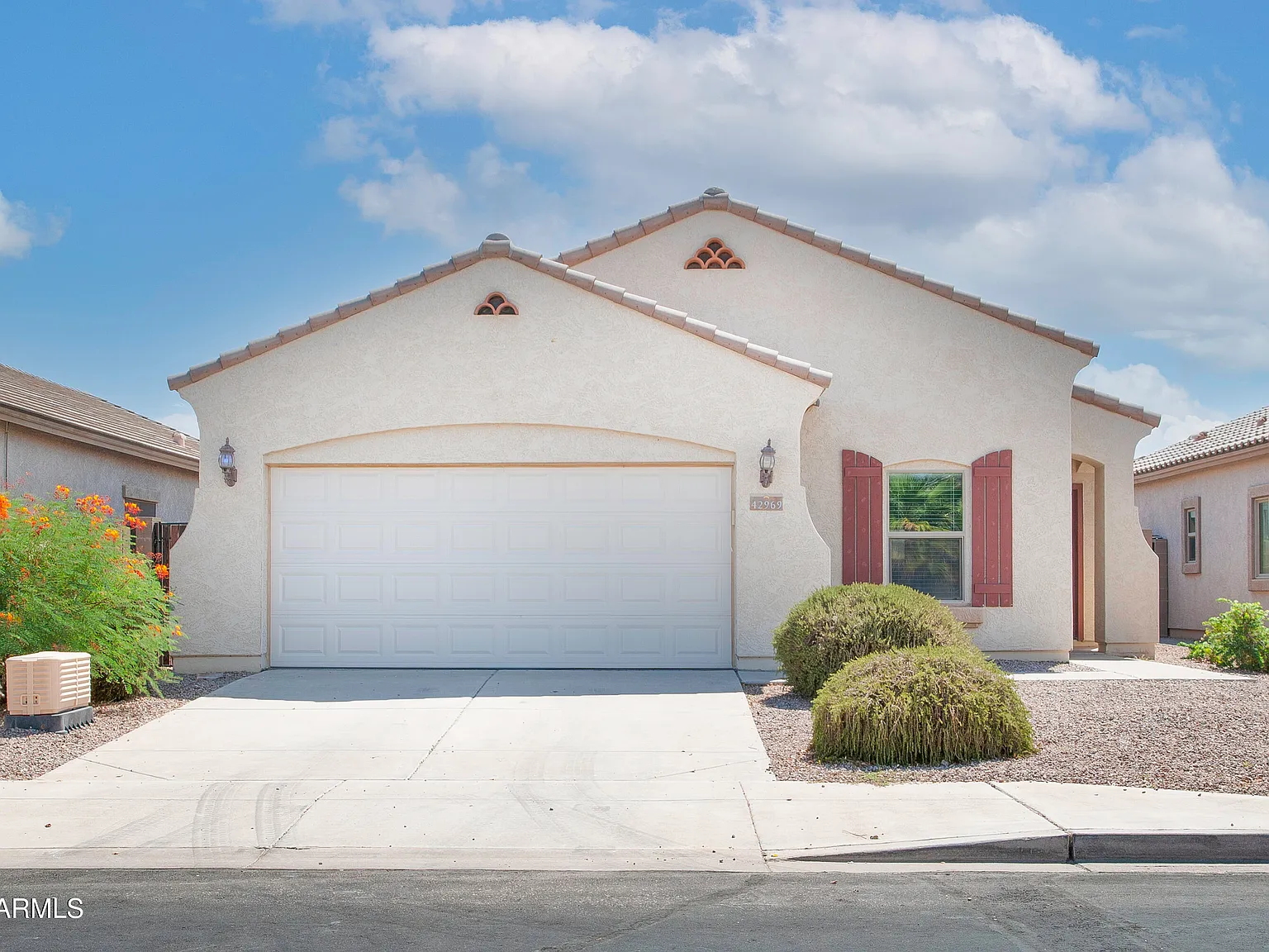 3 bed, 2.0 bath, 1817 sqft, $1,695 — Photo 1