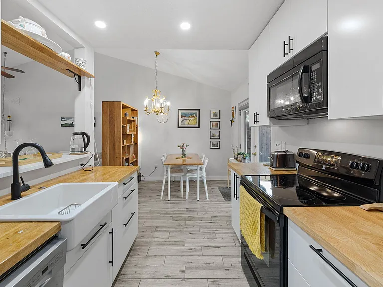 1015 E Yager Ln #115 — Photo 11