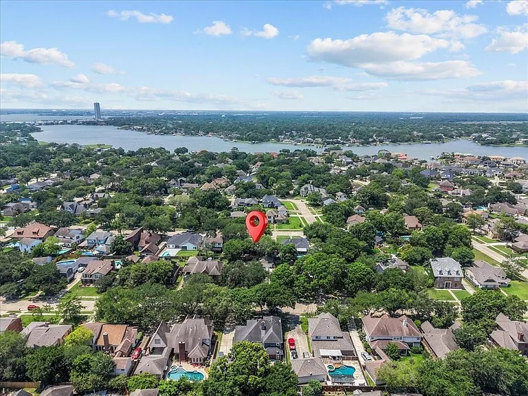 1626 Lake Bluff Dr — Photo 32