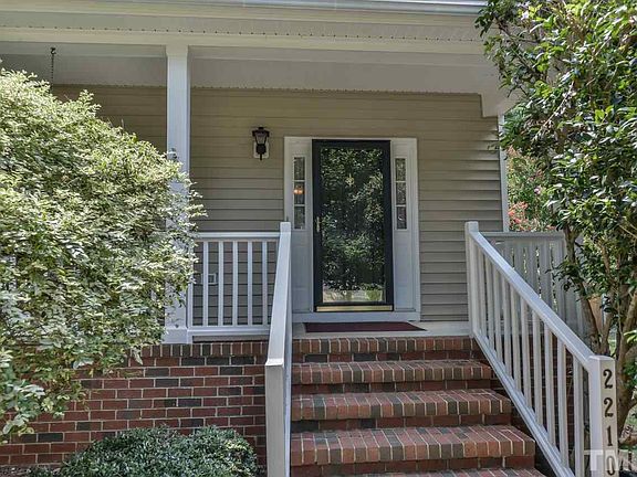 2nd image of 2210 Oakhurst Trl