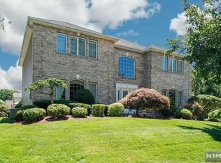 501 Manning Ct, River Edge, NJ 07661
