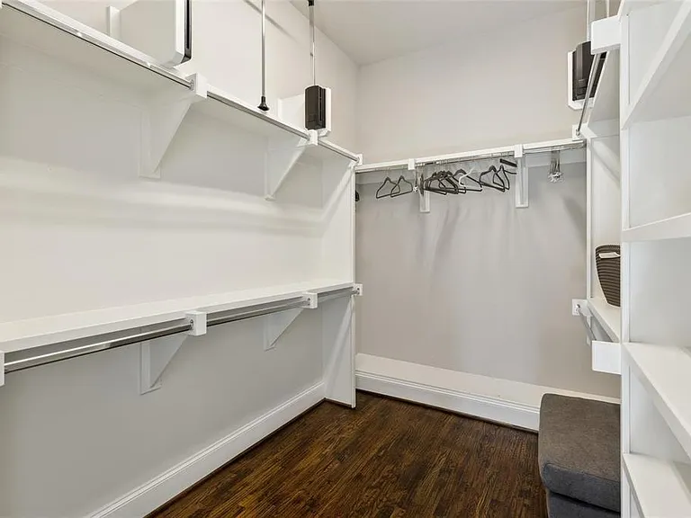 916 W Peach St — Photo 15