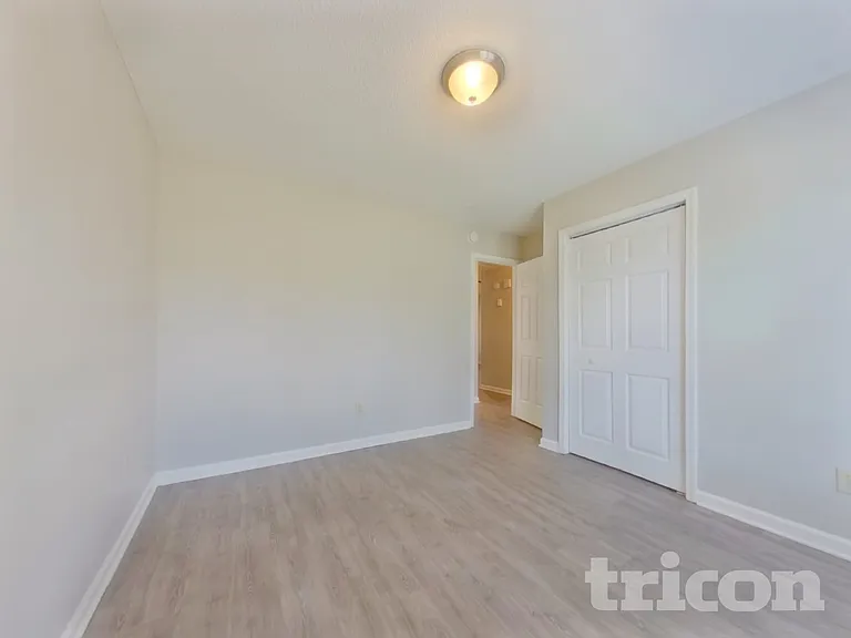 529 Ferncliffe Rd — Photo 14