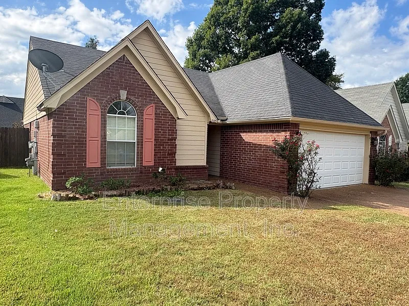 3 bed, 2.0 bath, 1362 sqft, $1,795 — Photo 3