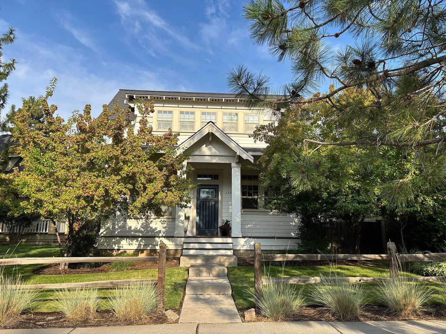 1322 NW Mt. Washington Dr — Photo 2