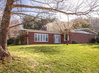 109 College Cir, Swannanoa, NC 28778