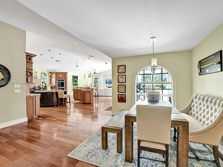 22180 Woodset Ln — Photo 54