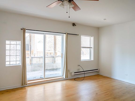 2nd image of 4405 N Clark St #_2c