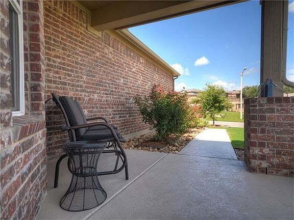 4th image of 331 Salado Creek Ln