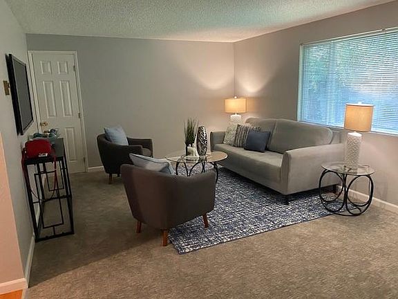 2nd image of 810 2nd Ave NW APT 2