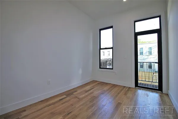 Rented by Real Street Inc | media 17