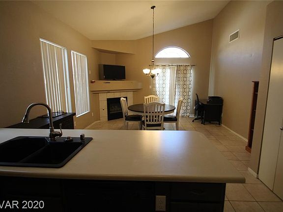 5th image of 7704 Beach Falls Ct