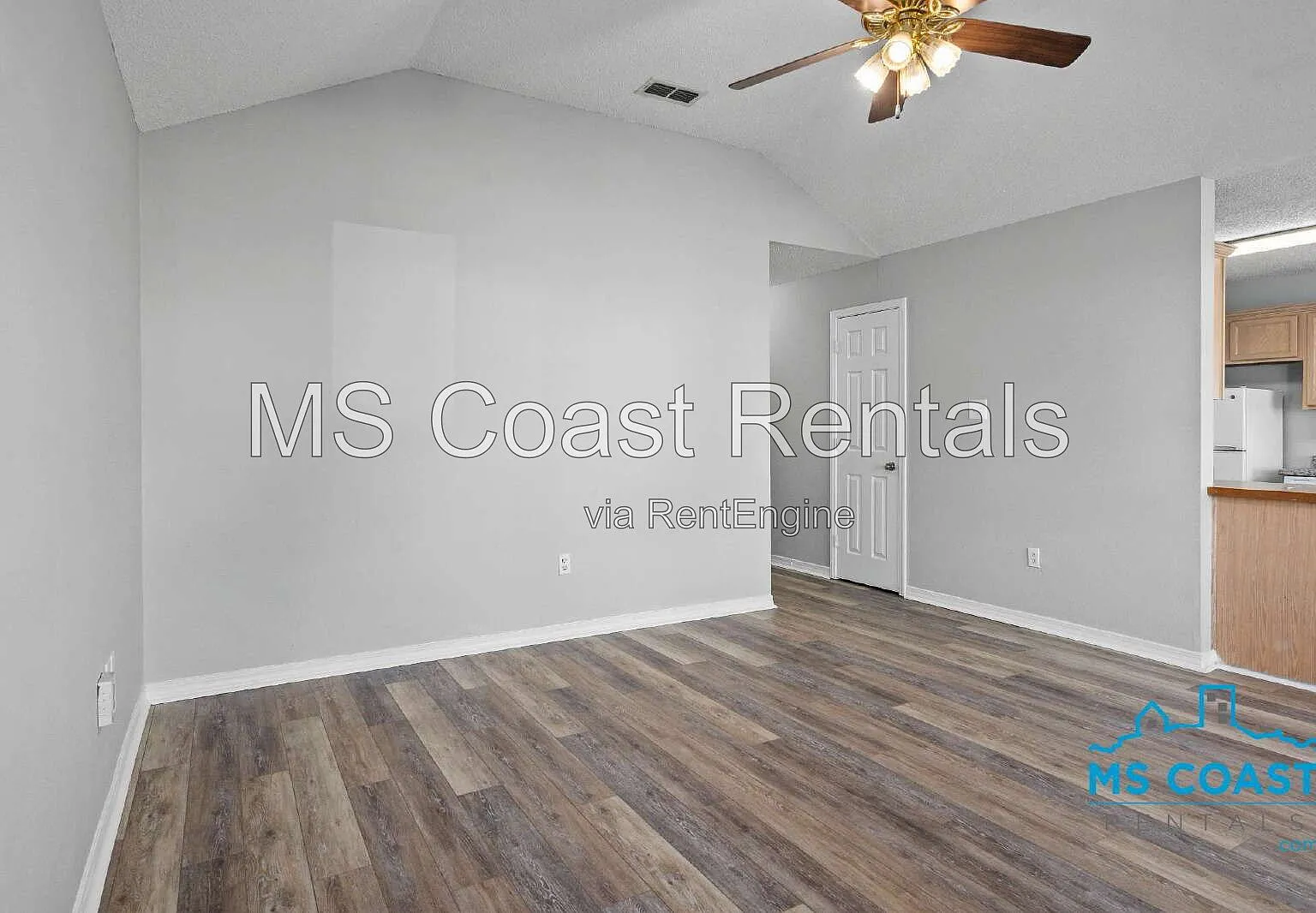 3 bed, 2.0 bath, 1208 sqft, $1,499 — Photo 3