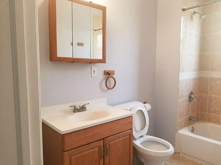 238 Columbia Ave #6D — Photo 9