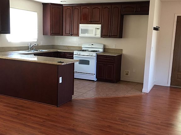 5th image of 2526 Piedmont Ave