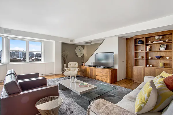 Sold by Compass | media 3