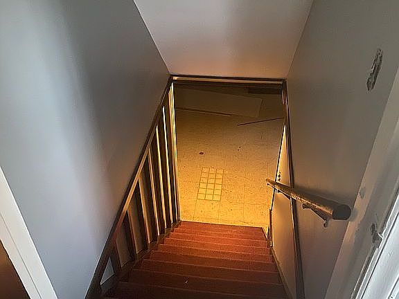 4th image of 2917 E 63rd St
