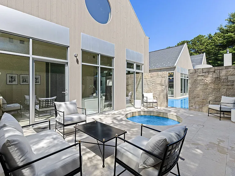 7 Rolling Wood Ln — Photo 7