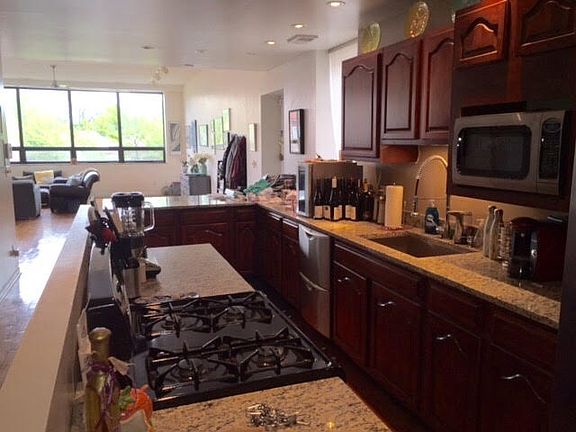 2nd image of 2950 N Lincoln Ave #3NW