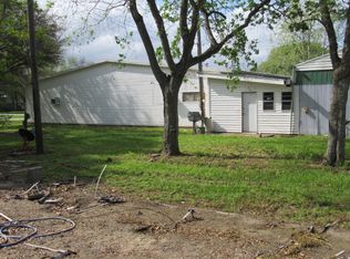 121 7th St, Van Vleck, TX 77482