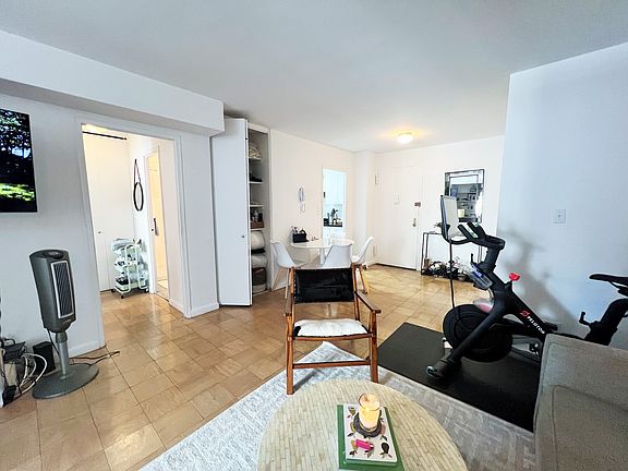 4th image of 245 E 63rd St APT 1210