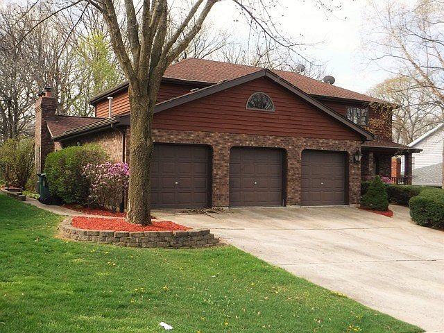 1st image of 13411 W Oakwood Ct