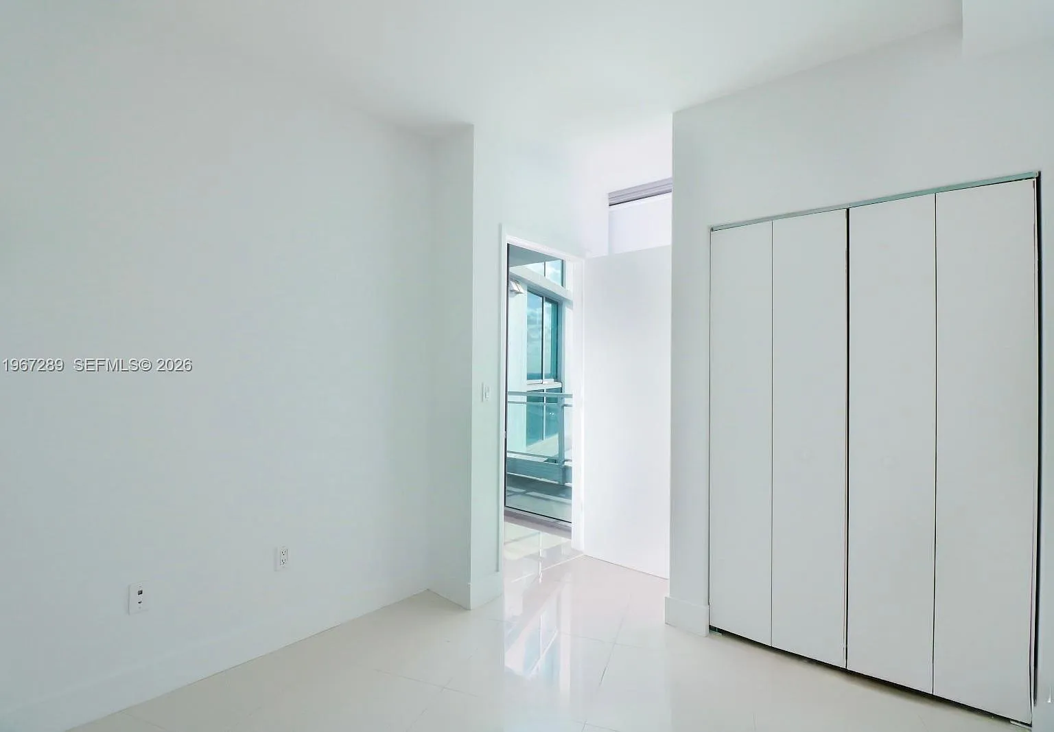 Mint Condominium — Photo 1