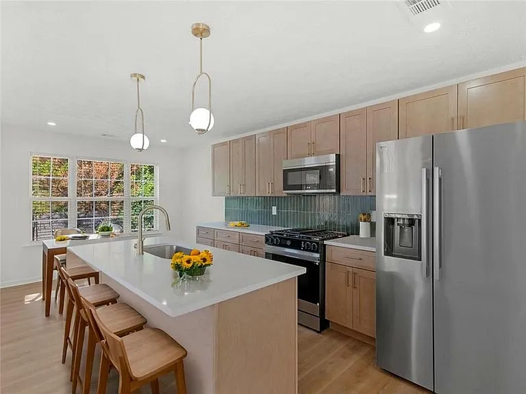 6060 Winston Trce — Photo 10