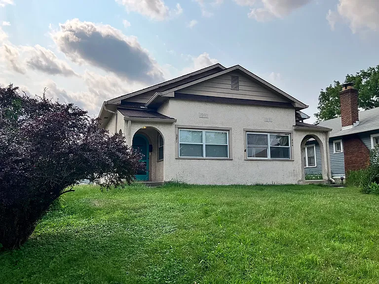 802 N Riley Ave — Photo 1