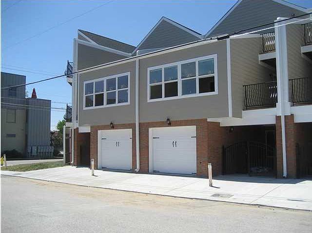 1st image of 310 W 18th St #4