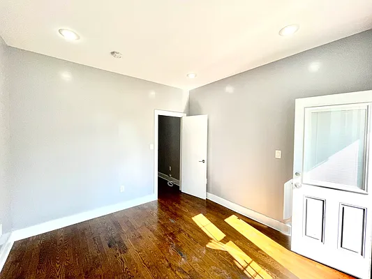 Rented by Pear NYC LLC | media 26